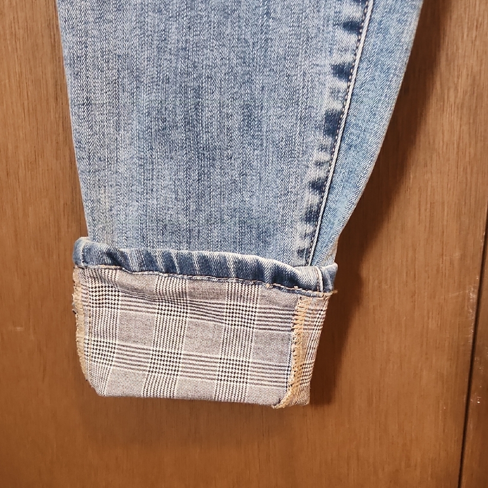 Maurices Light Blue Ankle Jeans - Picture 2 of 6